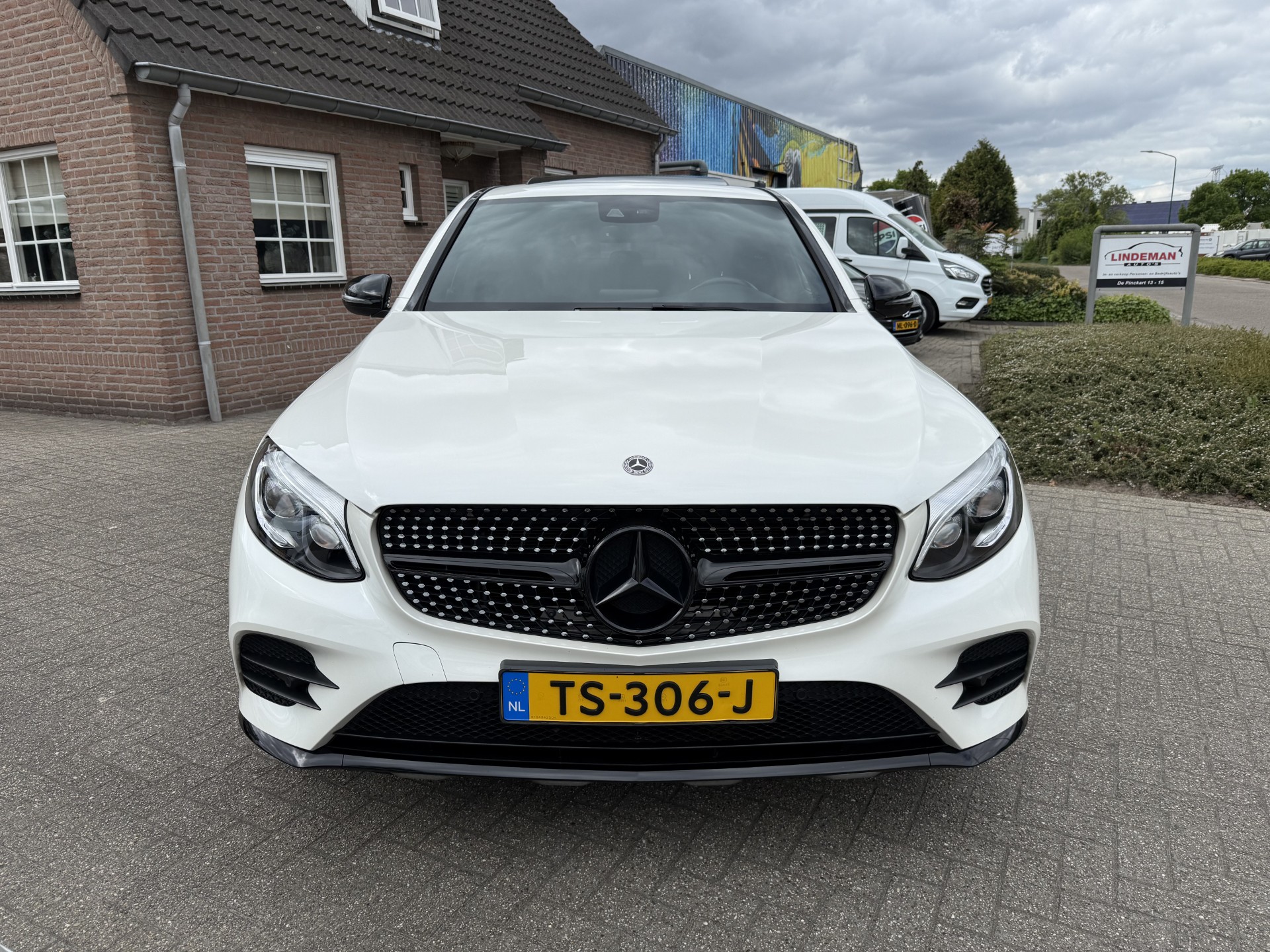 44714606-18.jpg