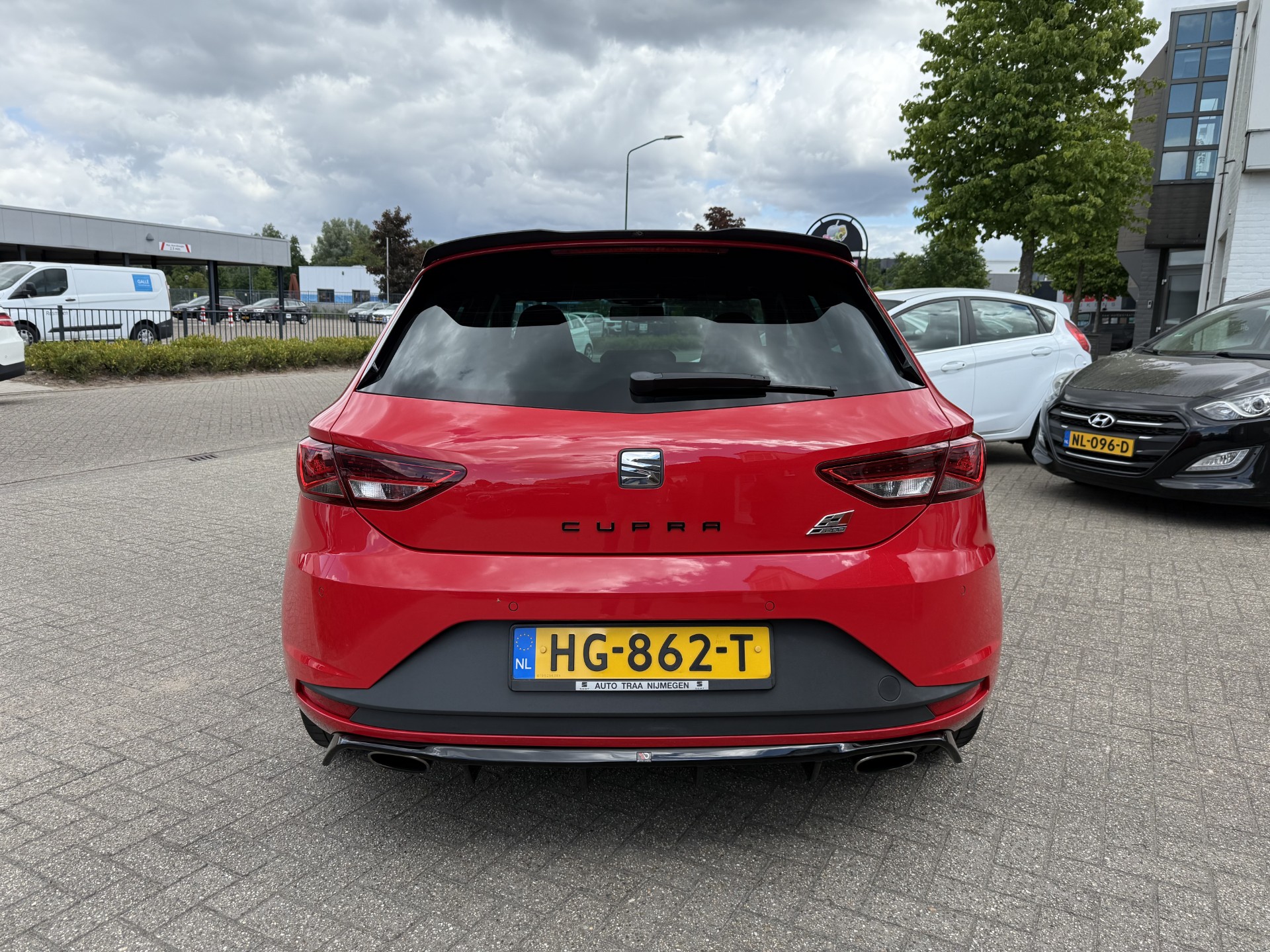 45196395-20.jpg