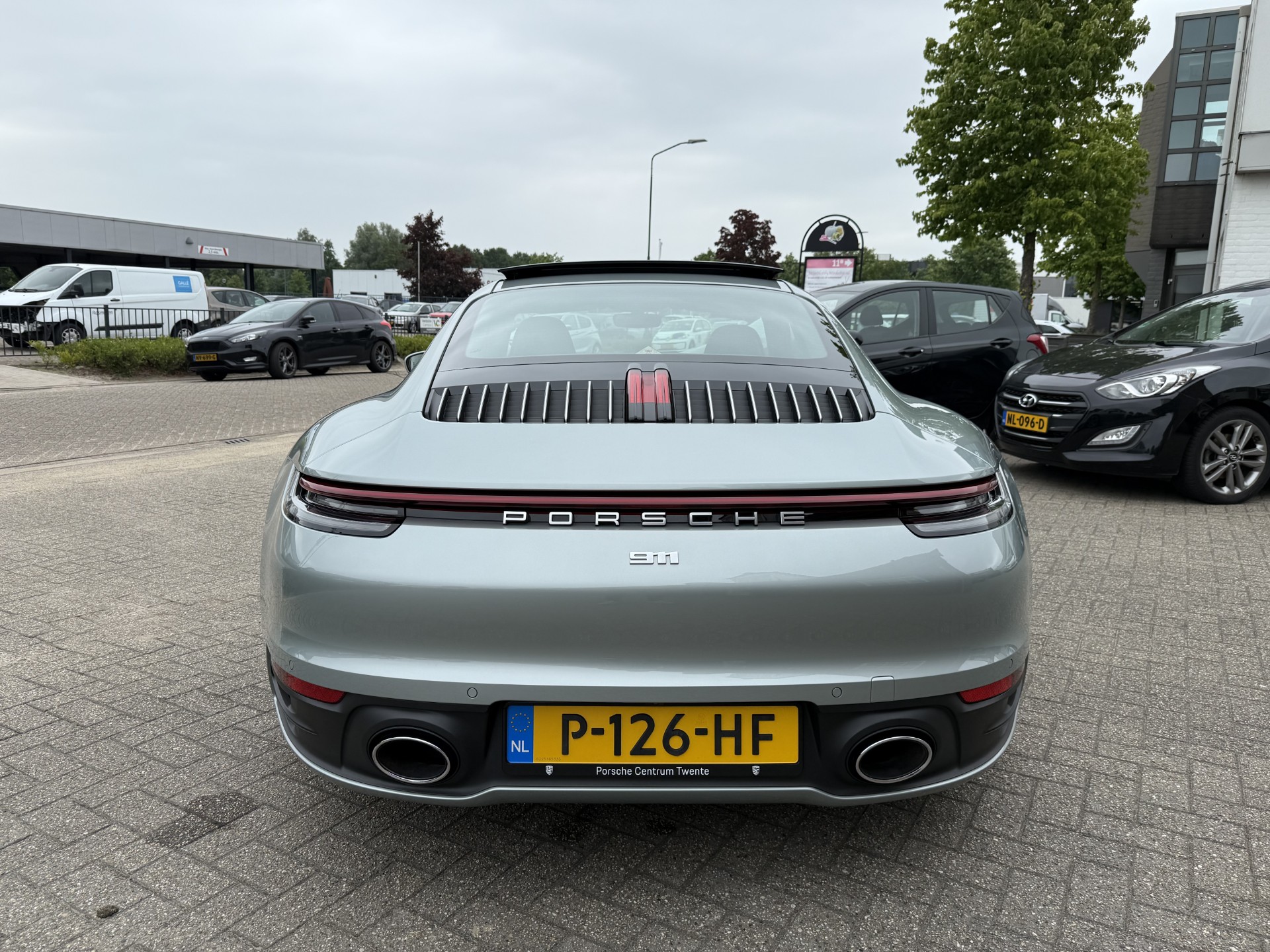 45603486-25.jpg