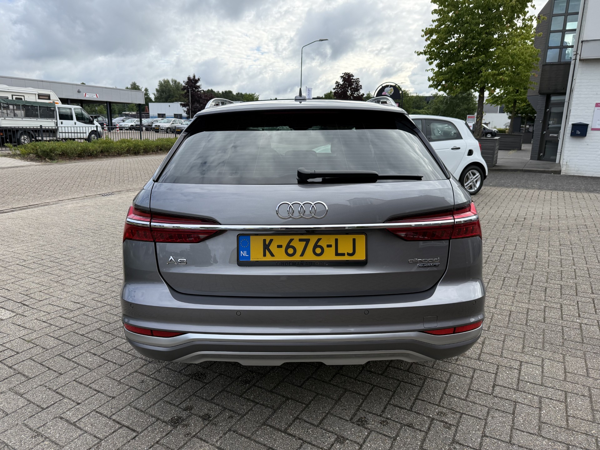 46188617-25.jpg
