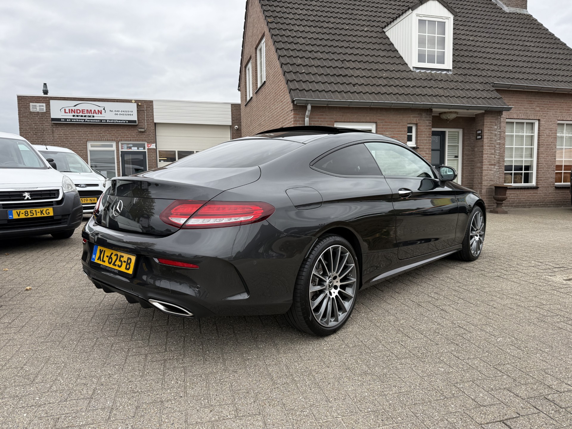 47896050-1.jpg