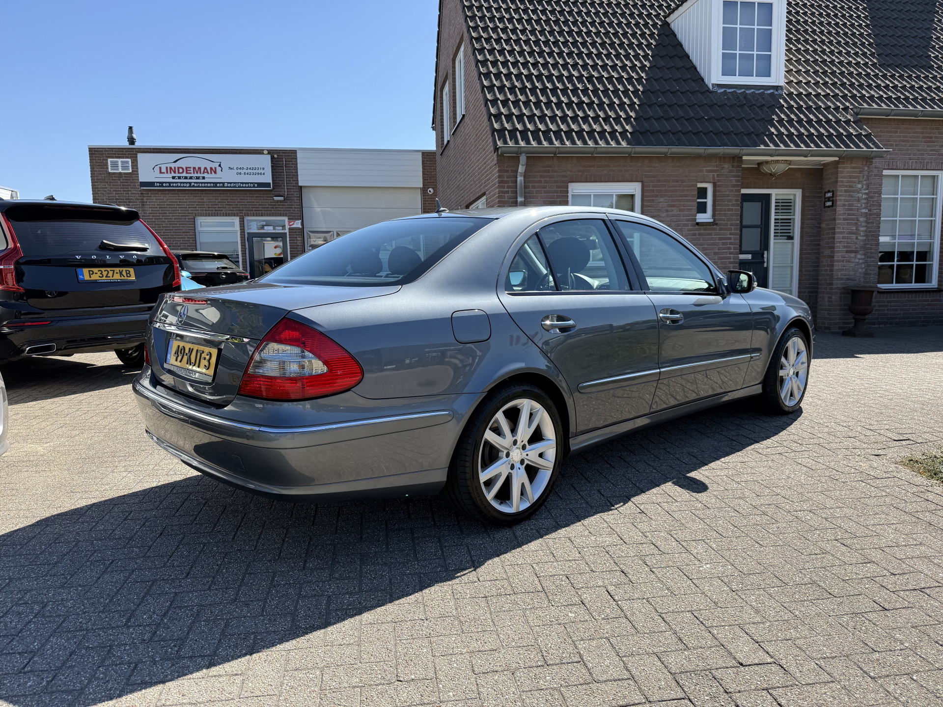 55917444-1.jpg