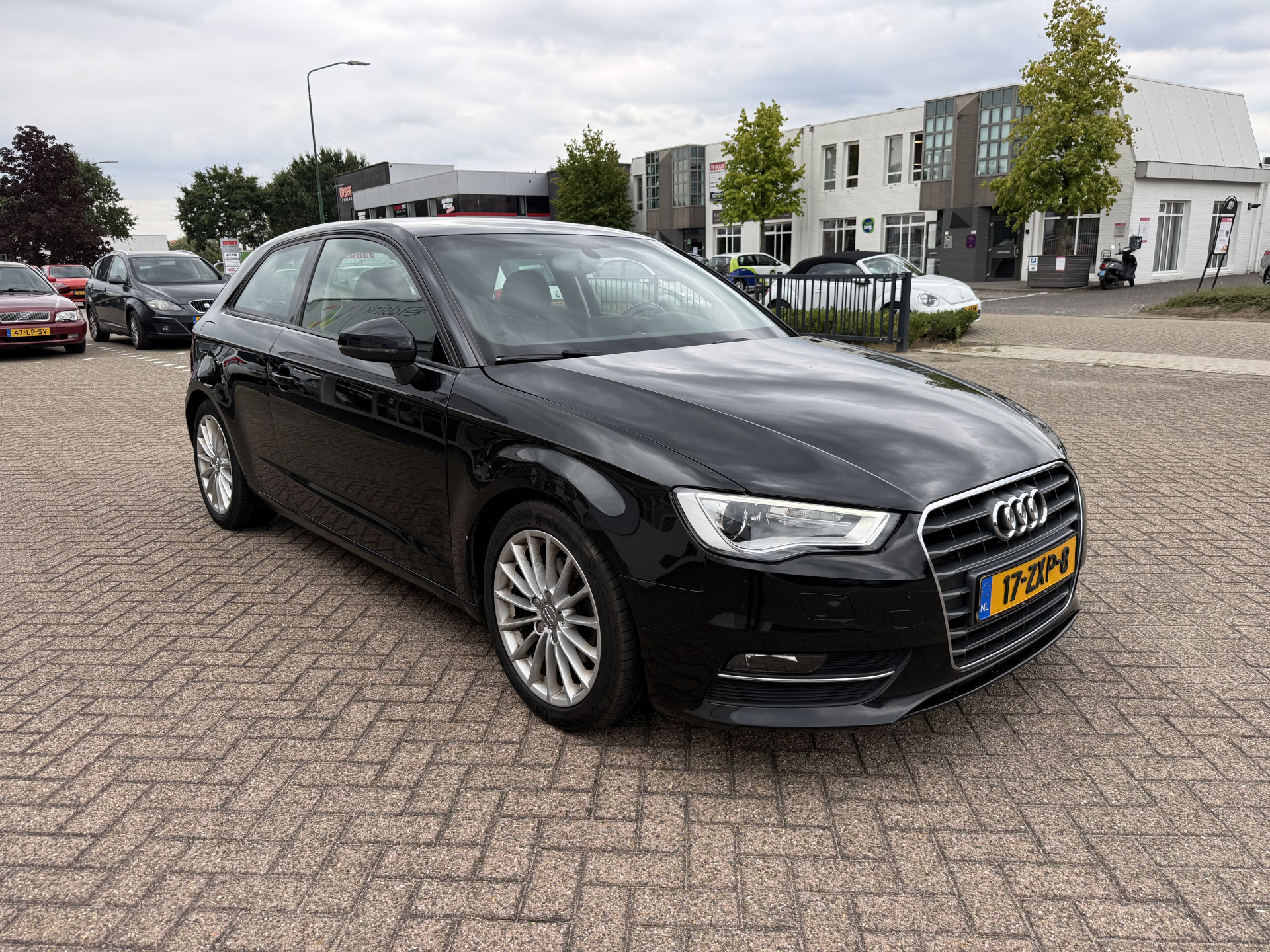 56015757-1.jpg